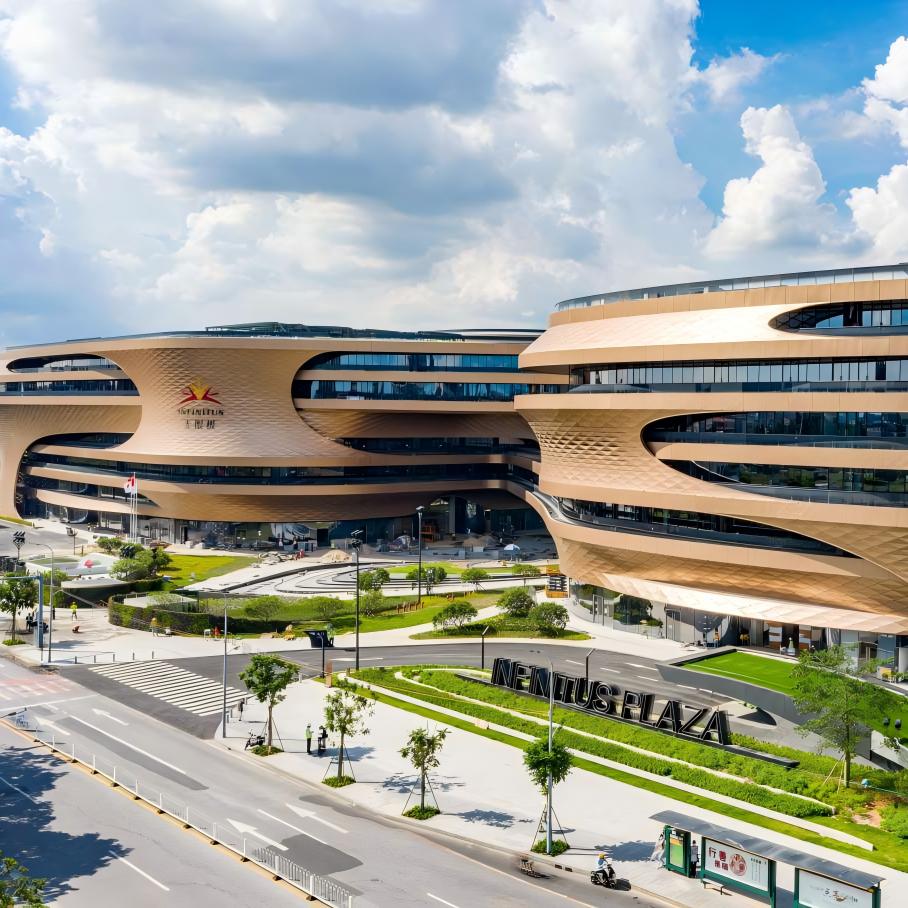 Pingers neue Bürotour: Wo selbstentwickelte Paneele moderne Arbeitsräume neu definieren